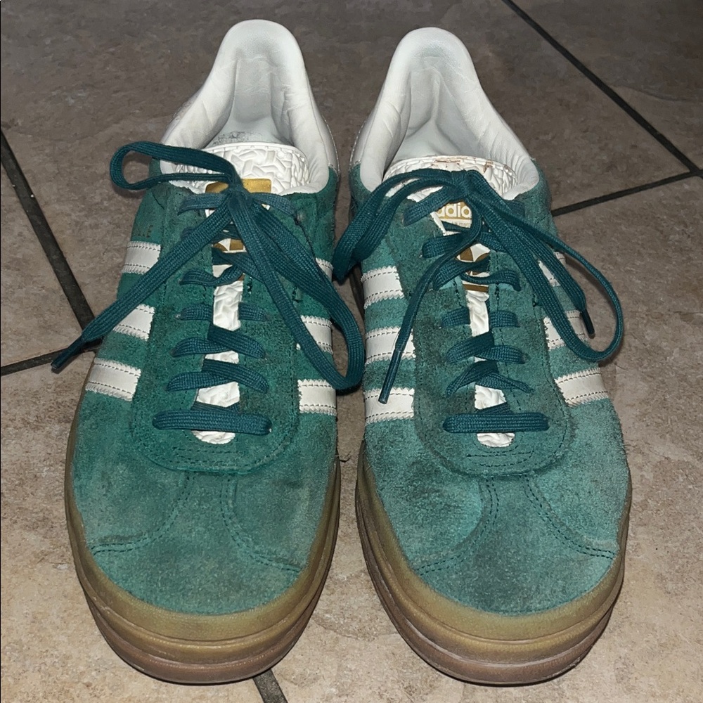 Adidas GAZELLE Leprechaun green Suede platform Sneakers with White Stripes, 7.5